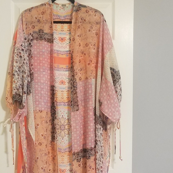 Buckle - Gimmicks Duster Kimono - Picture 4 of 12